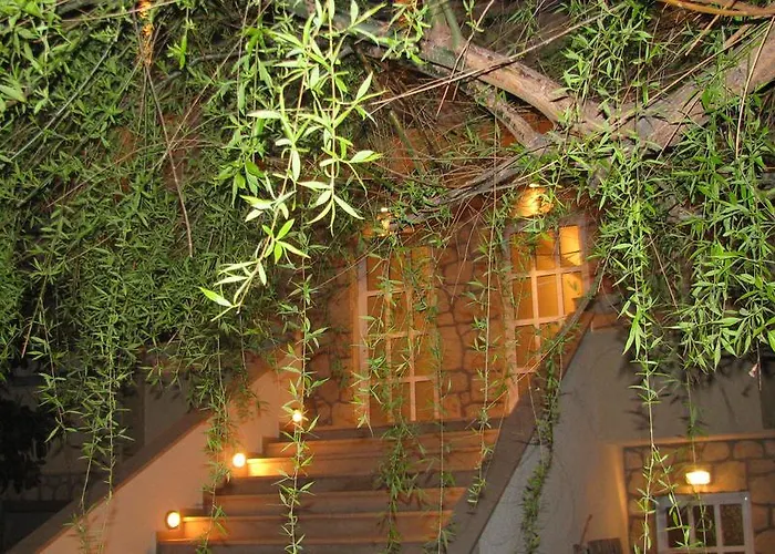 Villa Kokkinos